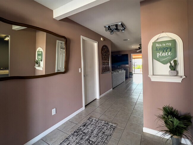 Building Photo - 3853 Lodestar Ln