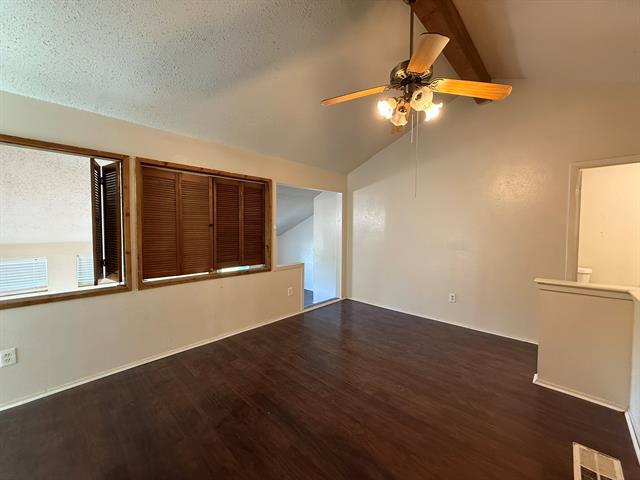 Building Photo - 9696 Walnut St