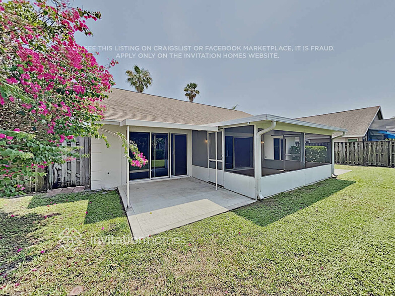 Building Photo - 13048 Meadowbreeze Dr