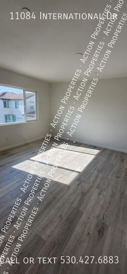 Building Photo - 11084 International Dr