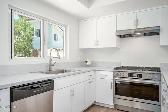 Building Photo - 1623 Elmsford Pl