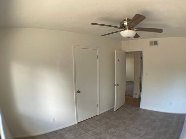 Building Photo - 3 Bedroom Home in Smokerise | Single-Level Living + Natural Light