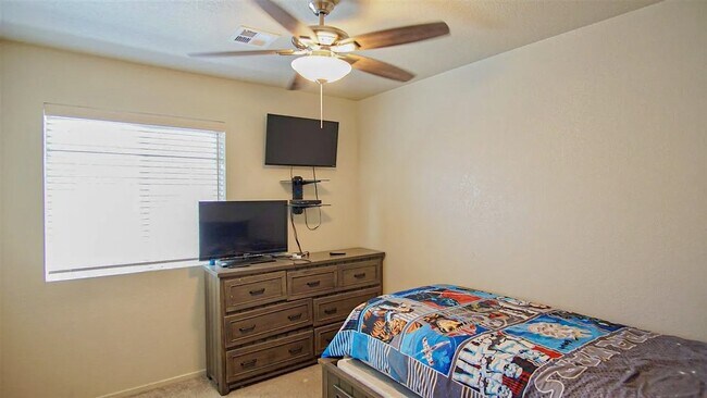 Building Photo - Gorgeous 4 Bedroom, 2 Bathroom Solar Home in Desert Oasis!