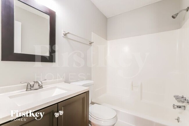 Building Photo - 680 Springhollow Ln SW