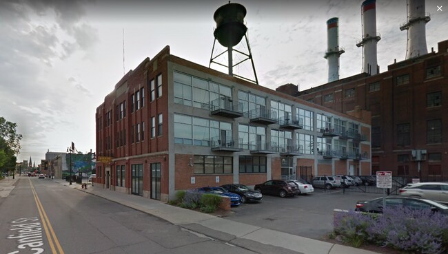Primary Photo - 55 W Canfield St