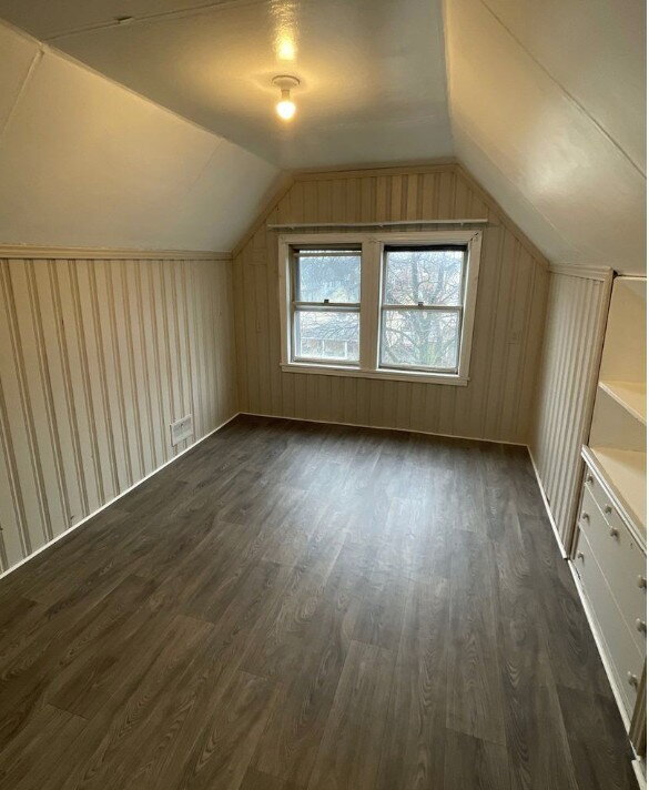 Building Photo - 3-Bedroom Duplex in Cleveland's Vibrant Neighborhood!