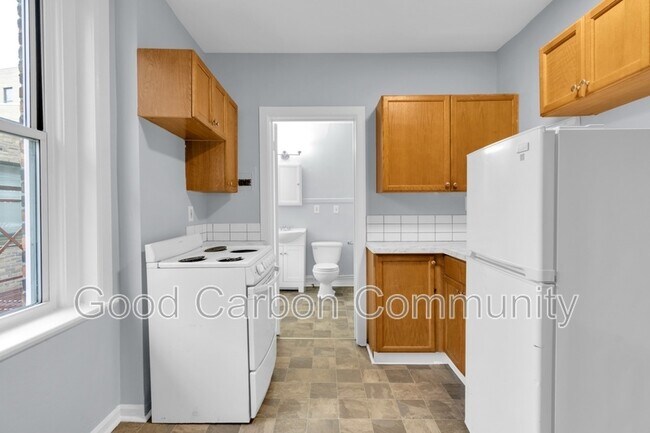 Building Photo - 131 Allen St