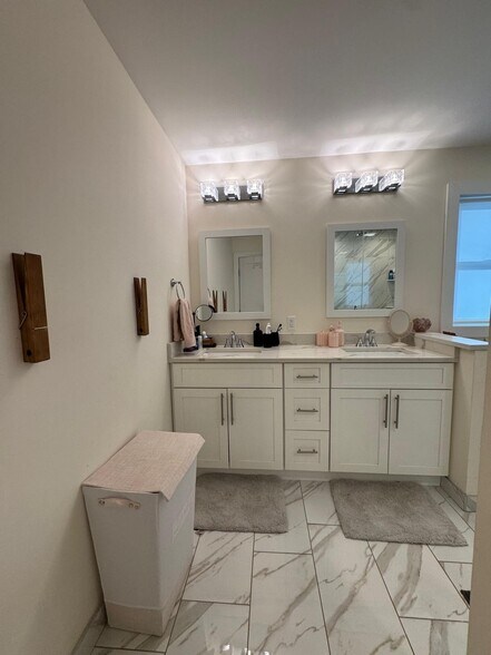 Building Photo - 94 Park Ave