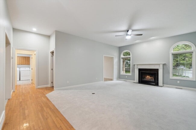 Building Photo - 5279 Thames Ct