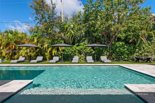 Building Photo - 1941 NE 196th Terrace