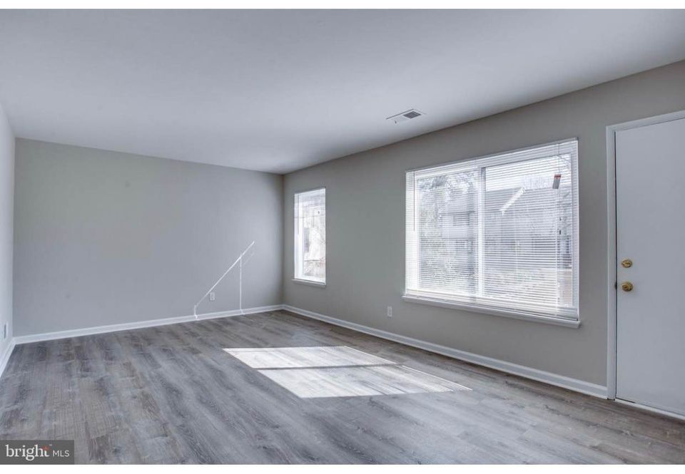 Building Photo - 1811 Westwind Way