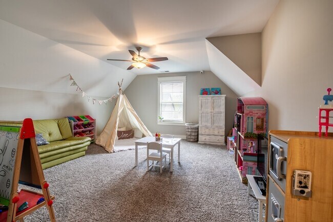 Building Photo - 5322 Honeybee Dr