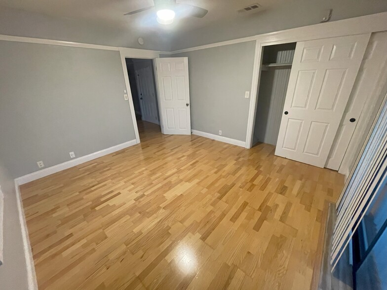 Bedroom View 3 - 4844 Daisy St