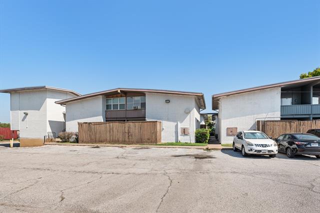 Building Photo - 2627 Douglas Ave