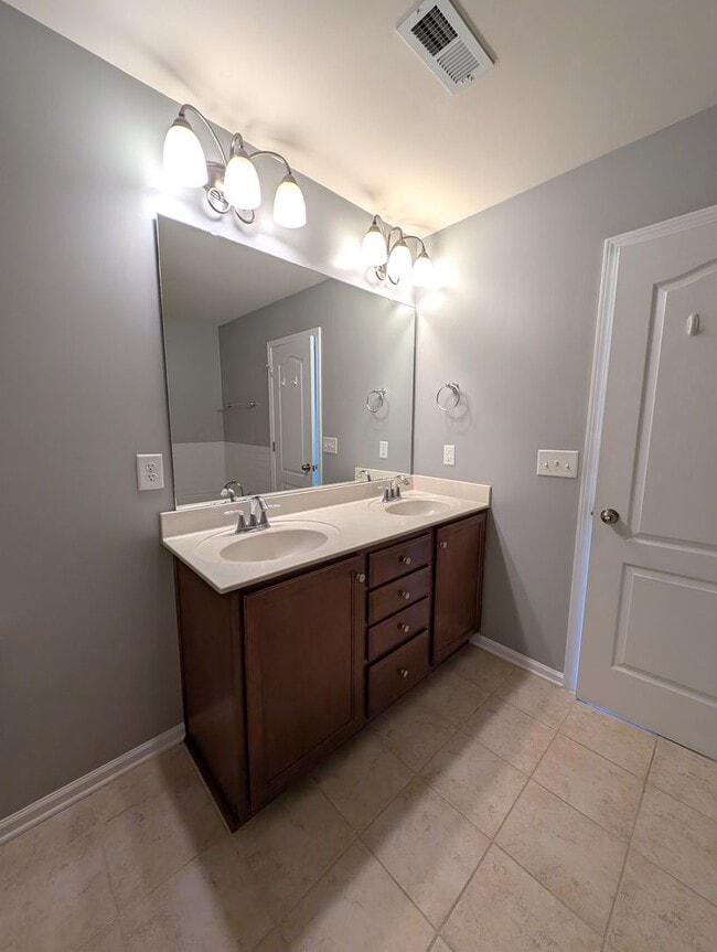 Building Photo - Mint Hill! 3 Bedroom! 100% Renovated!
