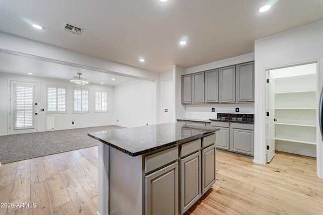 Building Photo - 1157 W Mesquite St