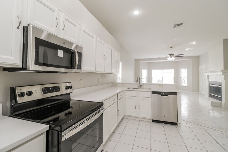 Building Photo - 131 Harwood Cir
