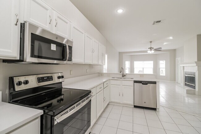 Building Photo - 131 Harwood Cir