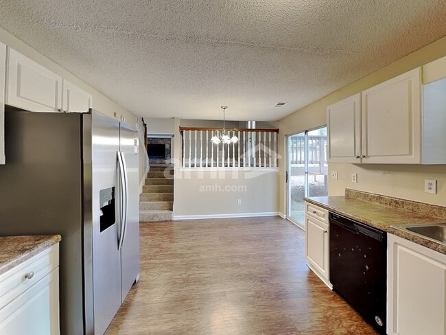 Building Photo - 32 Alston Ln SW