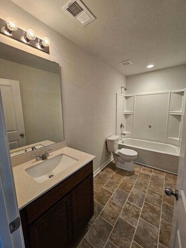 Building Photo - Spacious Two-Story Living on a Premium Lot...