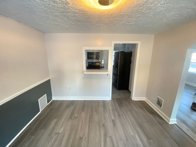 Building Photo - Charming 2 Bedroom, 1 Bath Home in West York Schools!!