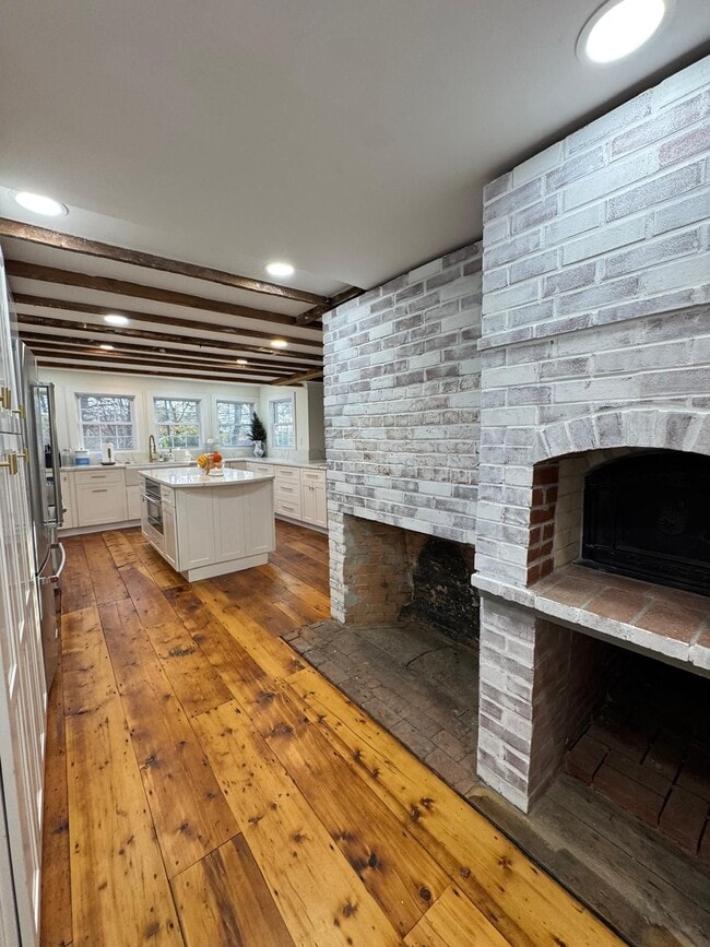 Building Photo - 354 Highland Ave