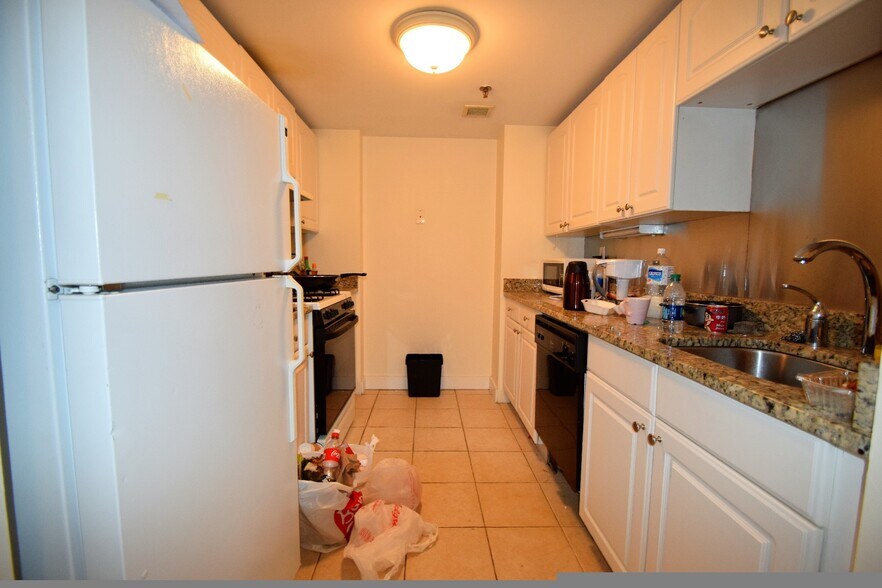Building Photo - 15 N Beacon St