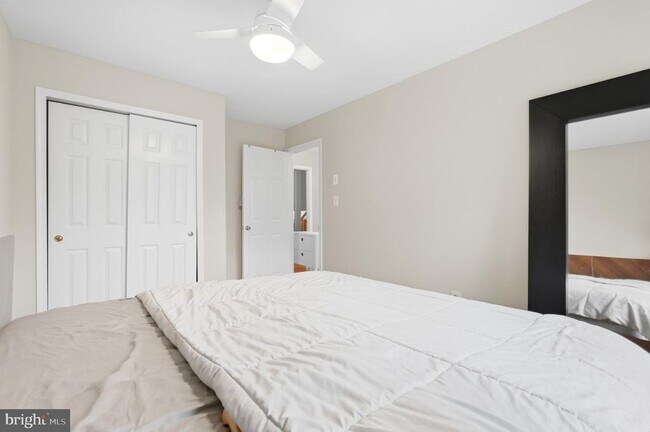 Building Photo - 3968 Clares Ct