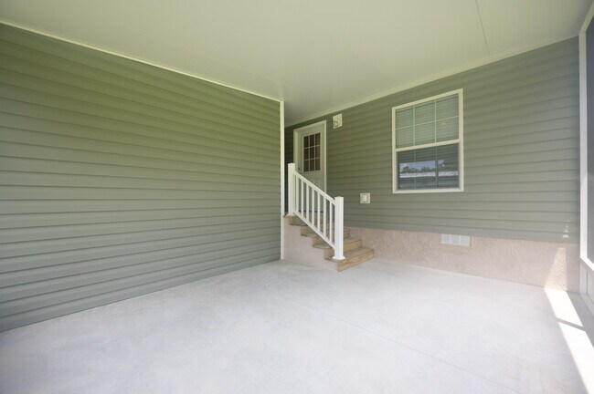 Building Photo - 206 E Gleneagles Rd