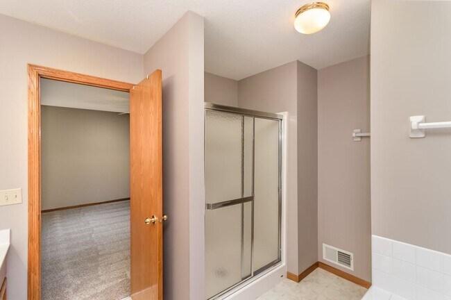 Building Photo - Beautiful Single Family home in Savage