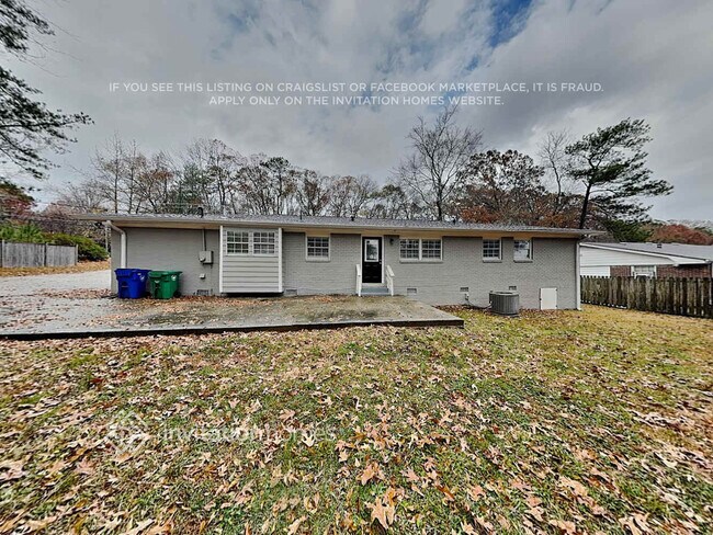 Building Photo - 1589 Mary Lou Ln SE