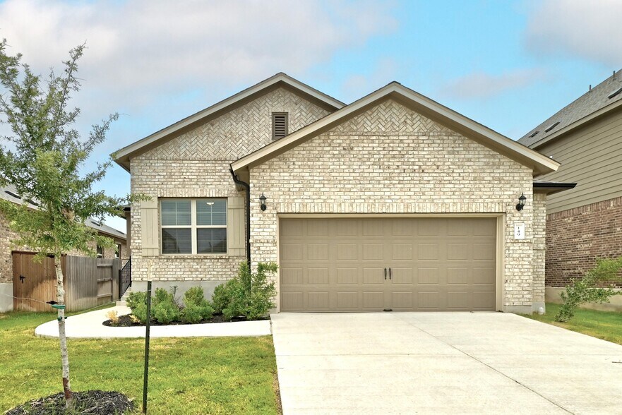 Building Photo - 149 Hackberry Ln
