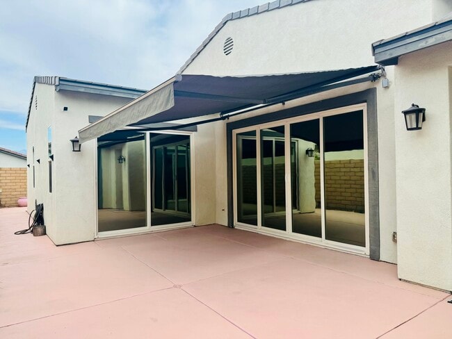 Building Photo - 78918 Adesso Way