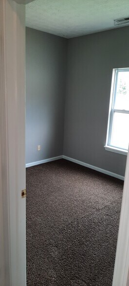 Building Photo - 3181 Stratus Ct