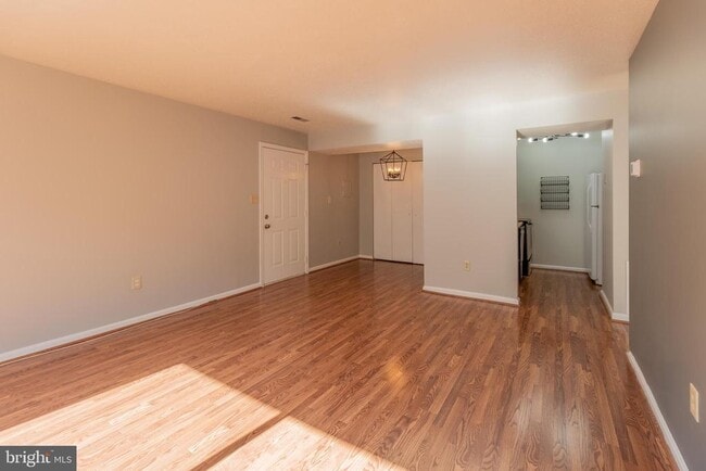 Building Photo - 1625 Carriage House Terrace