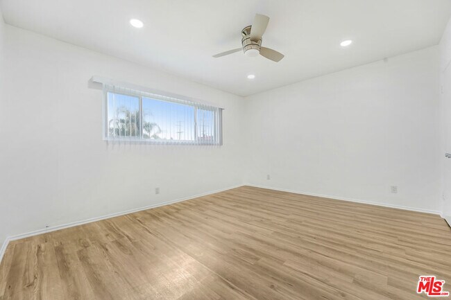 Building Photo - 1426 Cochran Ave