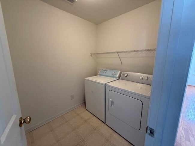 Building Photo - 4116 Taylor Oaks Dr