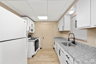 Building Photo - Stunning 2 bedroom home in Wilkins Townshi...