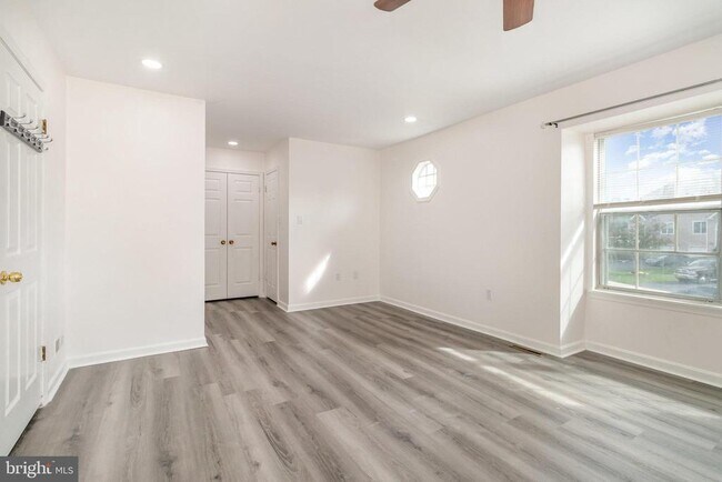 Building Photo - 6212 Spring Knoll Dr