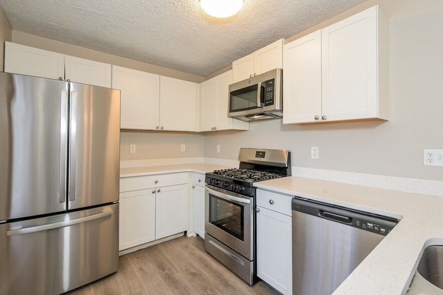 Building Photo - 3130 Sentinel Pkwy