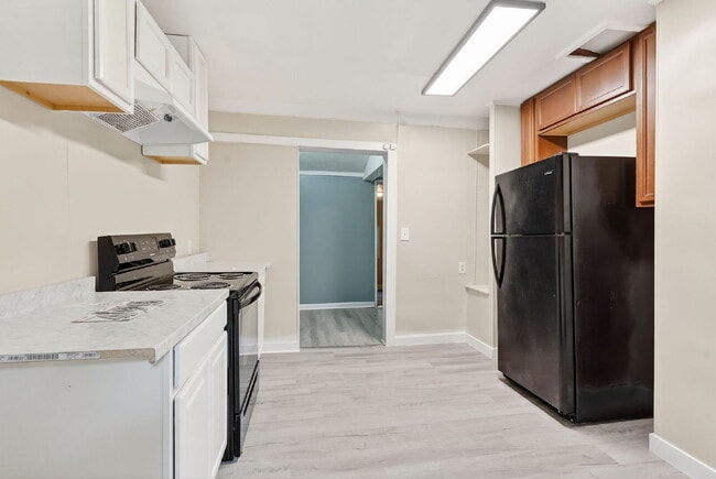 Building Photo - 409 Meadow Rd