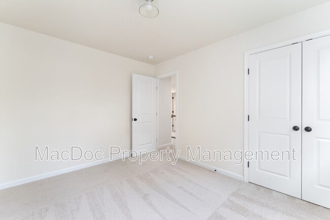 Building Photo - 105 Hillcrest Dr