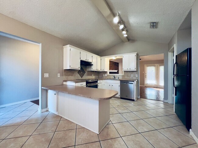 Building Photo - Great 3/2/2 Located in Frenship ISD