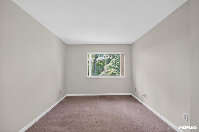 Building Photo - 120 Finley Forest Dr