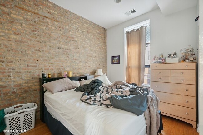Building Photo - 1310 W 18th St