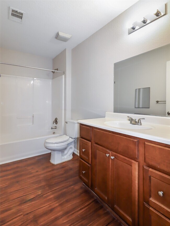 Building Photo - 7413 Blue Jay Dr