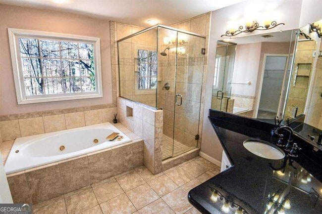 Building Photo - 1865 Oak Tree Hollow