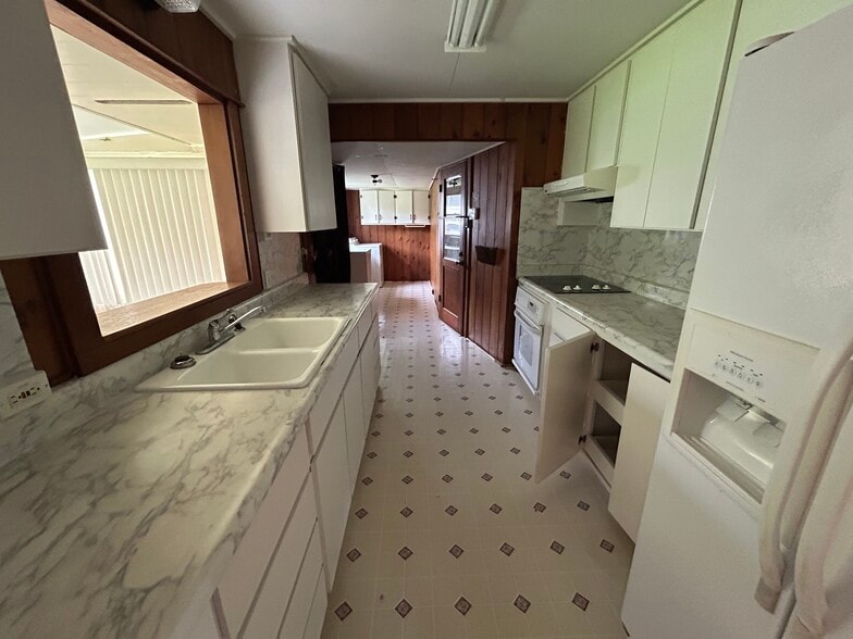 Building Photo - 1547 Wailuku Dr