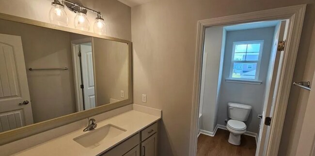 Building Photo - Beautiful 5BR, 3BA Home in Desirable Brook...