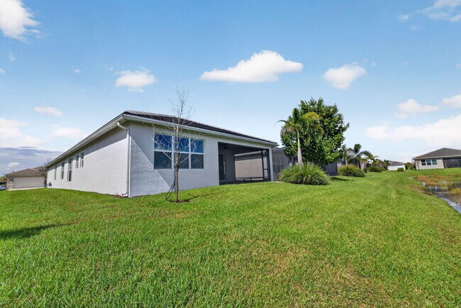 Building Photo - 13352 SW River Rock Rd